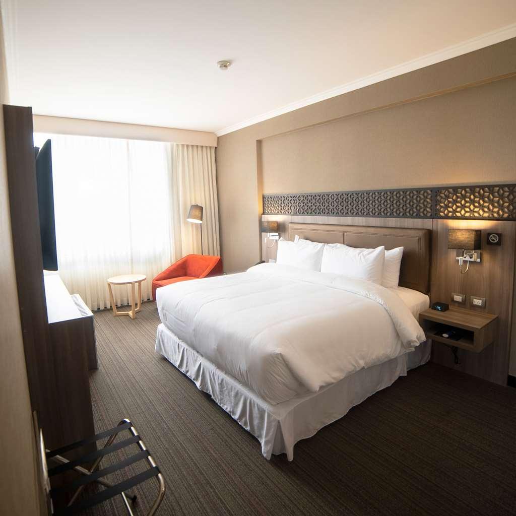 Doubletree By Hilton Trujillo Hotel Encalada Kamer foto