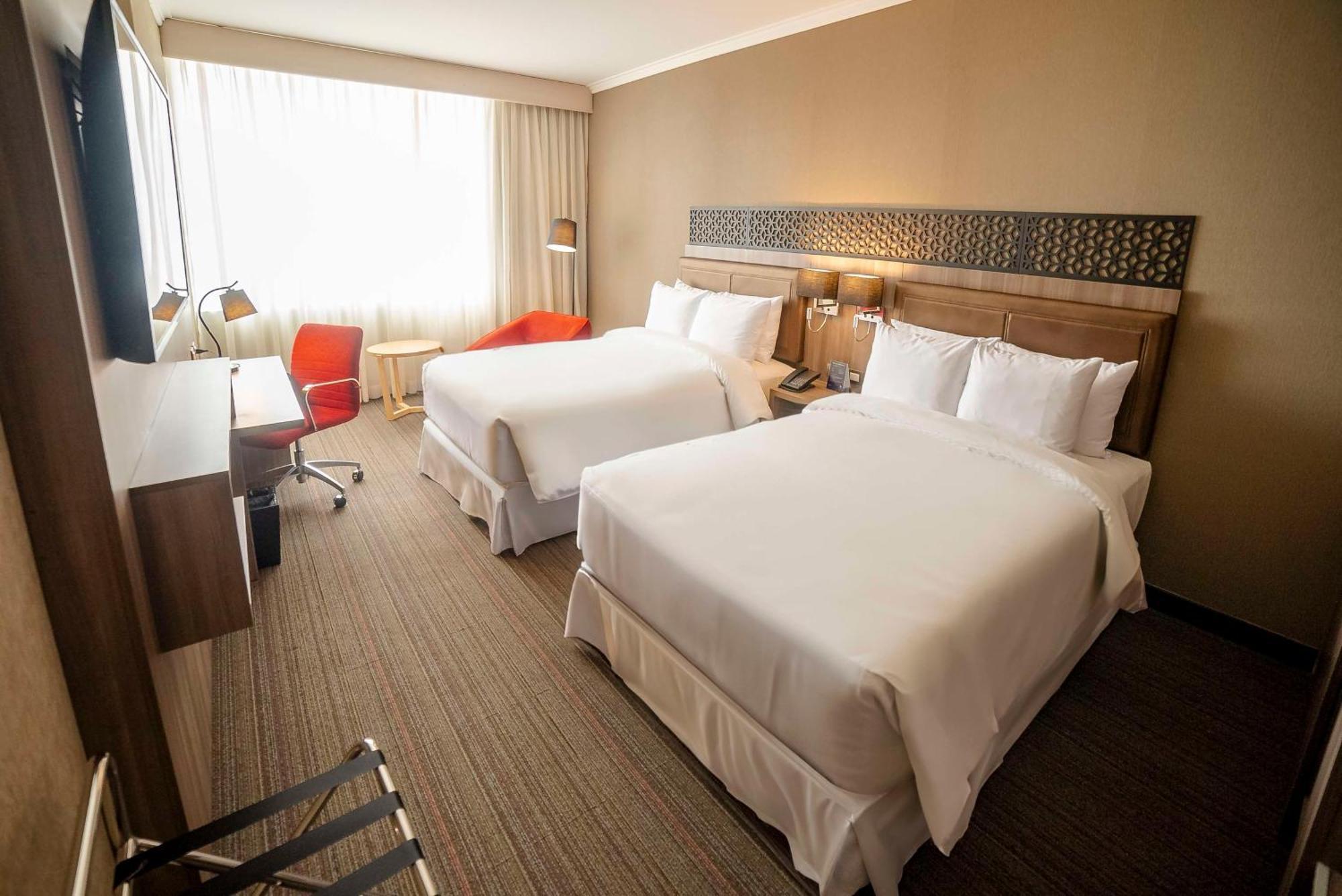 Doubletree By Hilton Trujillo Hotel Encalada Buitenkant foto