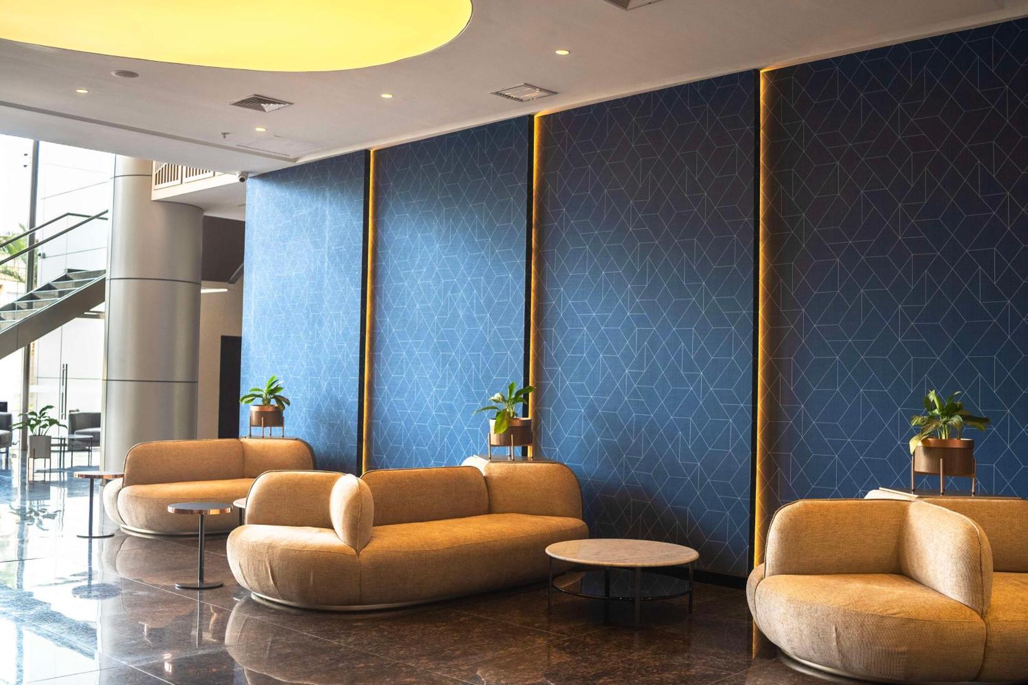 Doubletree By Hilton Trujillo Hotel Encalada Buitenkant foto