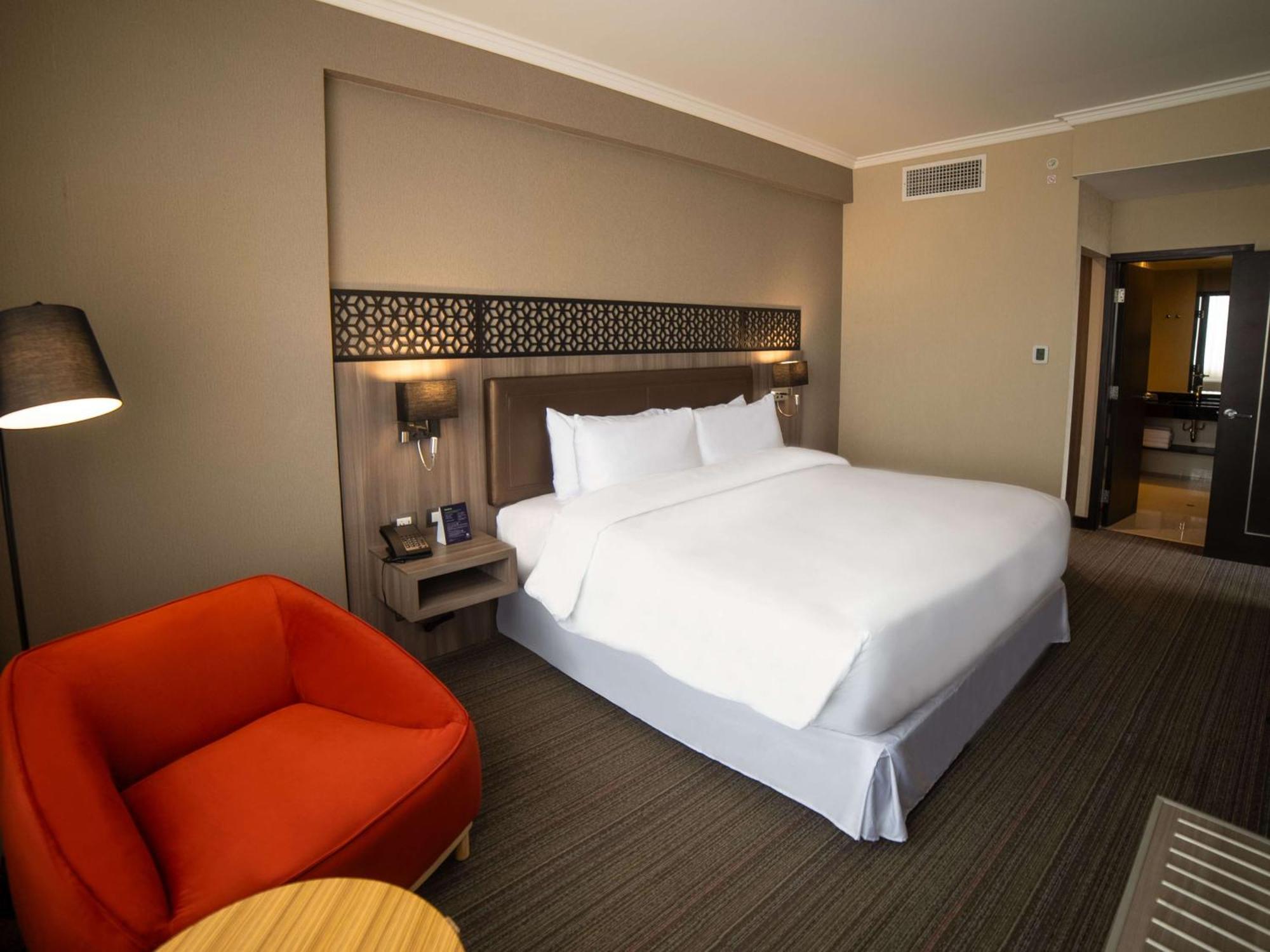 Doubletree By Hilton Trujillo Hotel Encalada Buitenkant foto